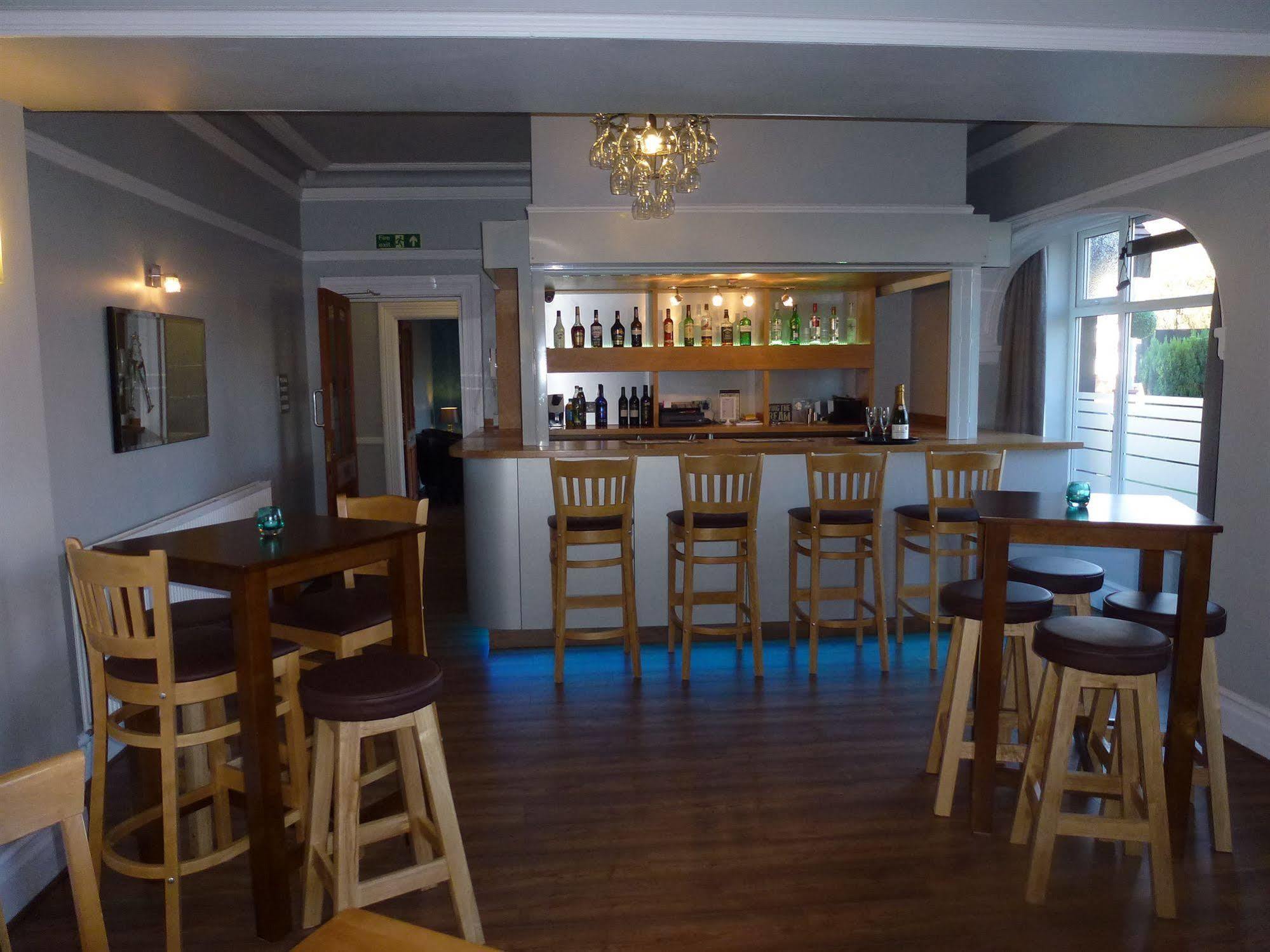Orrell Park Hotel Ливърпул Екстериор снимка